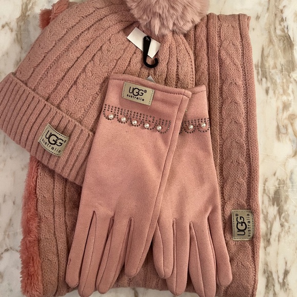 UGG Winter Pink Mauve   Sweater Weather pom pom hat infinity scarf Set. NWT - Picture 1 of 9